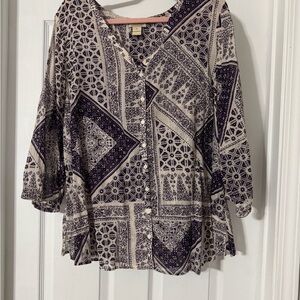 Lucky Brand Gray and White 3/4 Sleeve Buttoned Blouse